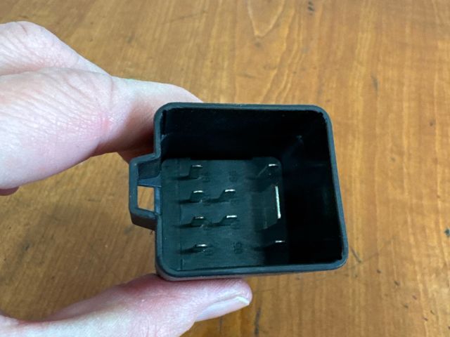 bontott VW PASSAT B6 Izzító Relé