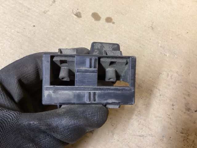 bontott VW PASSAT B6 Izzító Relé