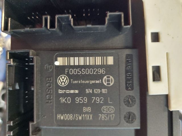 bontott VW PASSAT B6 Jobb első Ablakemelő Elektronika