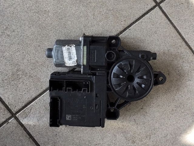 bontott VW PASSAT B6 Jobb első Ablakemelő Motor