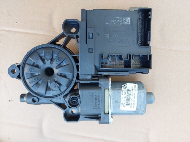 bontott VW PASSAT B6 Jobb első Ablakemelő Motor