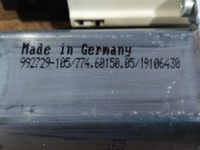 bontott VW PASSAT B6 Jobb első Ablakemelő Motor