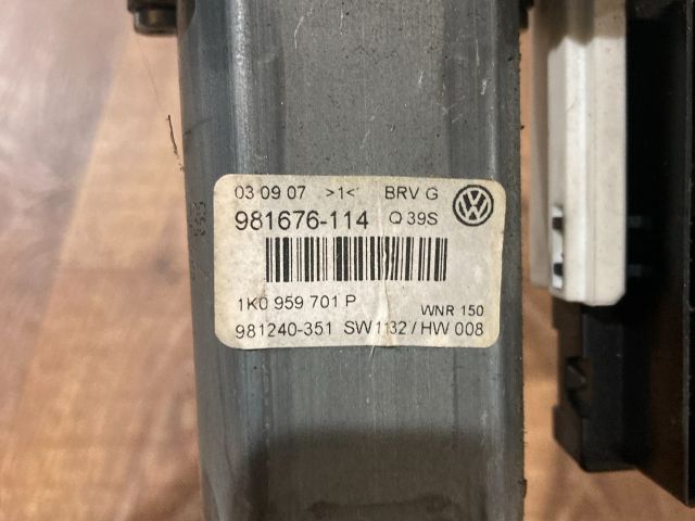 bontott VW PASSAT B6 Jobb első Ablakemelő Motor