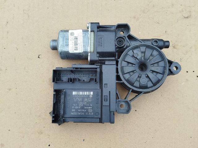 bontott VW PASSAT B6 Jobb első Ablakemelő Motor