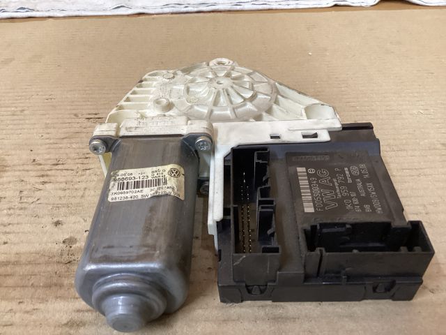 bontott VW PASSAT B6 Jobb első Ablakemelő Motor