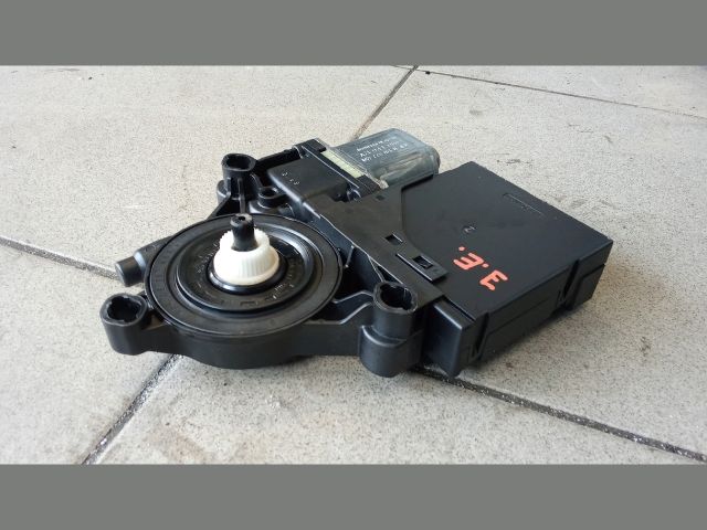 bontott VW PASSAT B6 Jobb első Ablakemelő Motor