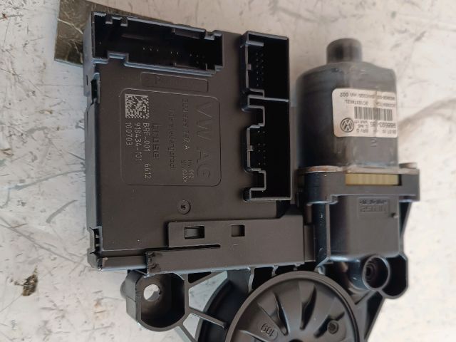 bontott VW PASSAT B6 Jobb első Ablakemelő Motor