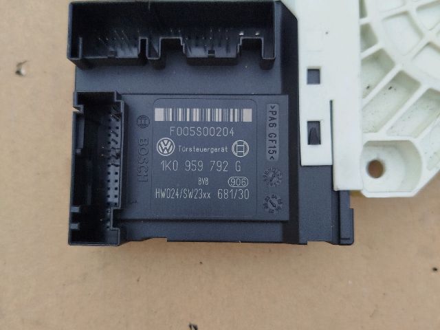 bontott VW PASSAT B6 Jobb első Ablakemelő Motor