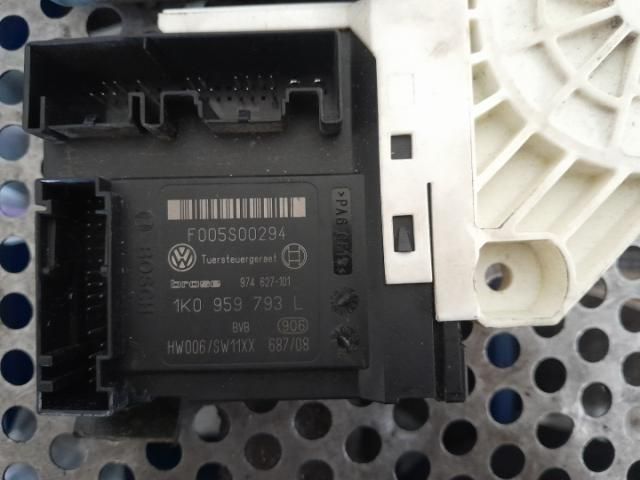 bontott VW PASSAT B6 Jobb első Ablakemelő Motor