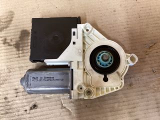 bontott VW PASSAT B6 Jobb első Ablakemelő Motor