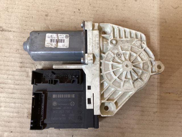 bontott VW PASSAT B6 Jobb első Ablakemelő Motor