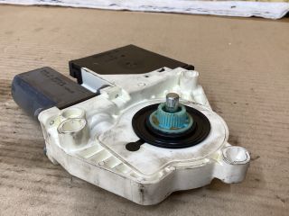 bontott VW PASSAT B6 Jobb első Ablakemelő Motor