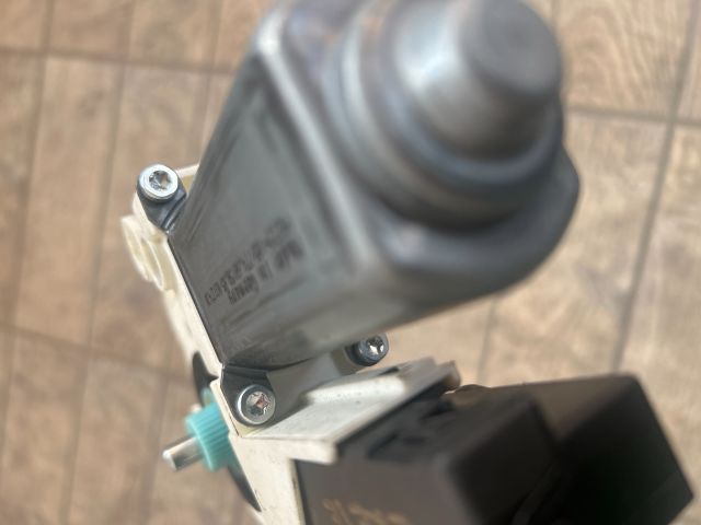 bontott VW PASSAT B6 Jobb első Ablakemelő Motor