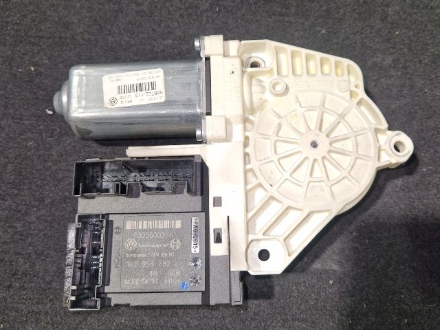 bontott VW PASSAT B6 Jobb első Ablakemelő Motor