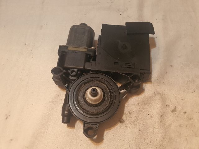 bontott VW PASSAT B6 Jobb első Ablakemelő Motor
