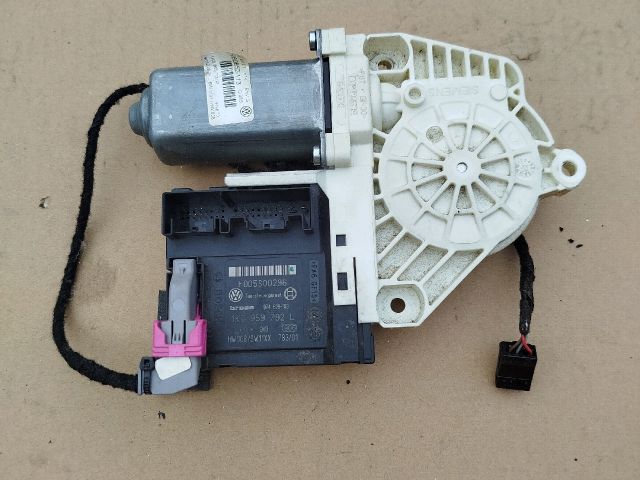 bontott VW PASSAT B6 Jobb első Ablakemelő Motor