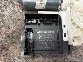 bontott VW PASSAT B6 Jobb első Ablakemelő Motor