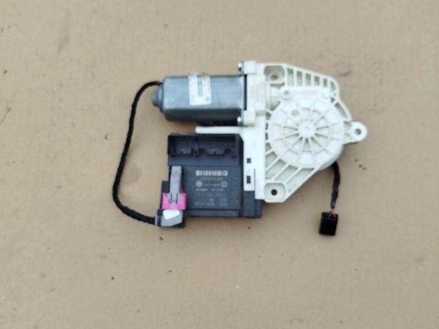 bontott VW PASSAT B6 Jobb első Ablakemelő Motor