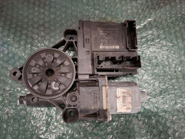 bontott VW PASSAT B6 Jobb első Ablakemelő Motor