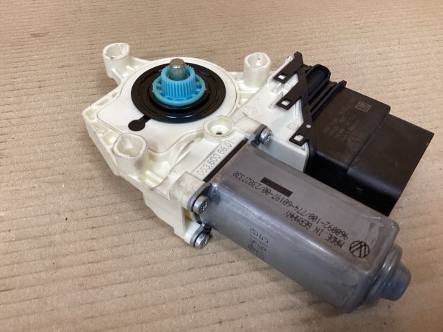 bontott VW PASSAT B6 Jobb első Ablakemelő Motor