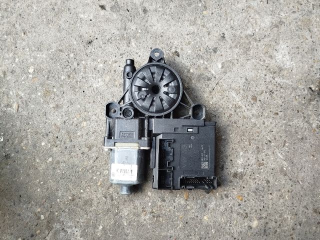 bontott VW PASSAT B6 Jobb első Ablakemelő Motor