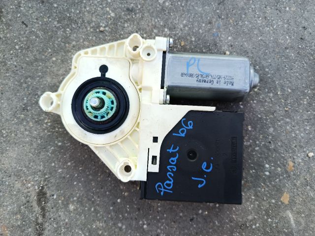 bontott VW PASSAT B6 Jobb első Ablakemelő Motor