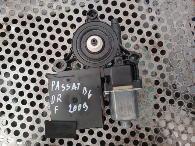 bontott VW PASSAT B6 Jobb első Ablakemelő Motor