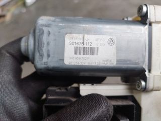 bontott VW PASSAT B6 Jobb első Ablakemelő Motor