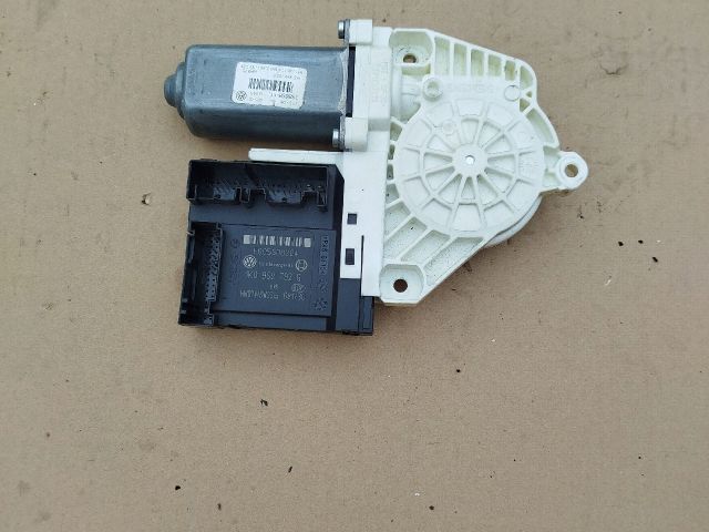 bontott VW PASSAT B6 Jobb első Ablakemelő Motor