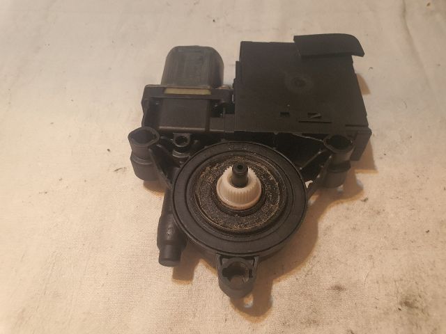 bontott VW PASSAT B6 Jobb első Ablakemelő Motor
