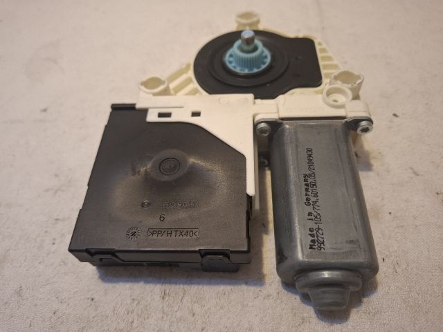 bontott VW PASSAT B6 Jobb első Ablakemelő Motor