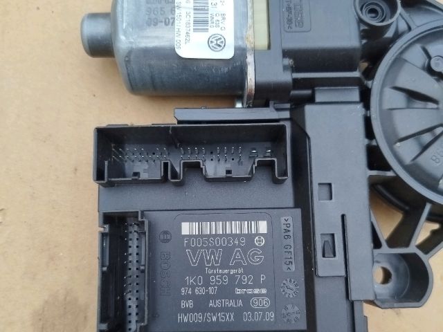 bontott VW PASSAT B6 Jobb első Ablakemelő Motor