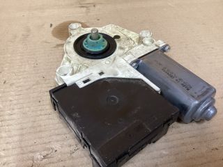 bontott VW PASSAT B6 Jobb első Ablakemelő Motor