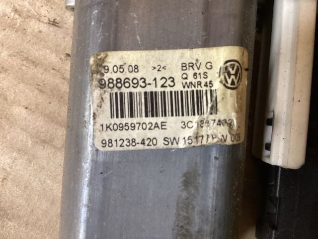 bontott VW PASSAT B6 Jobb első Ablakemelő Motor