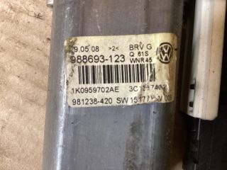 bontott VW PASSAT B6 Jobb első Ablakemelő Motor