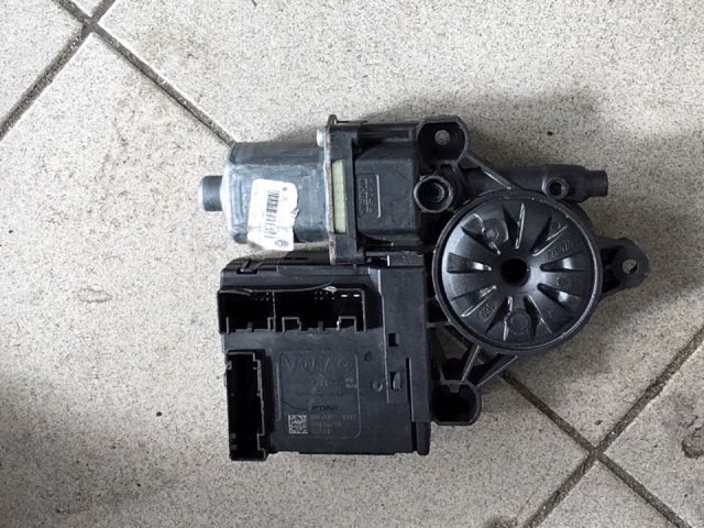 bontott VW PASSAT B6 Jobb első Ablakemelő Motor