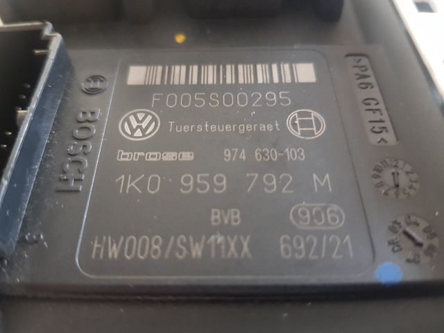 bontott VW PASSAT B6 Jobb első Ablakemelő Motor