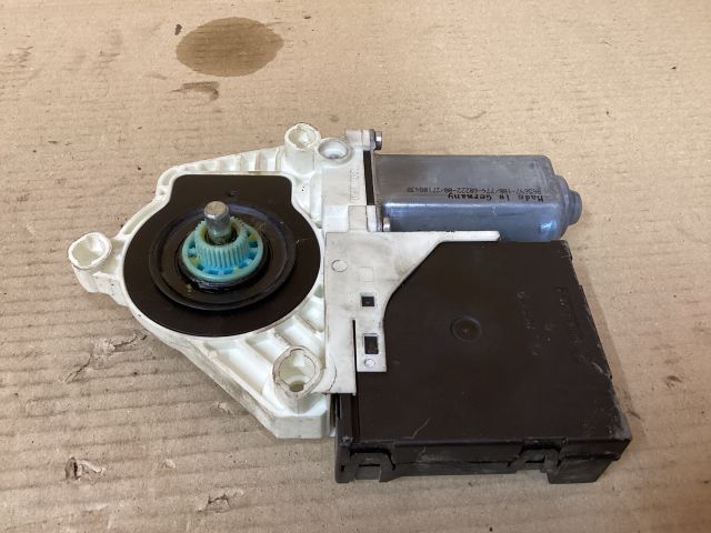 bontott VW PASSAT B6 Jobb első Ablakemelő Motor