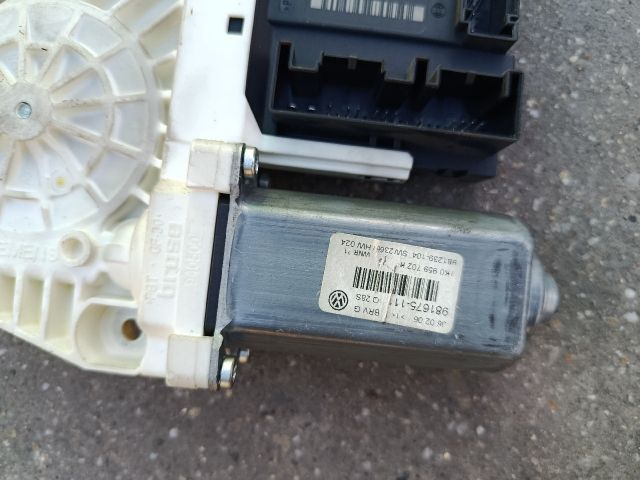 bontott VW PASSAT B6 Jobb első Ablakemelő Motor