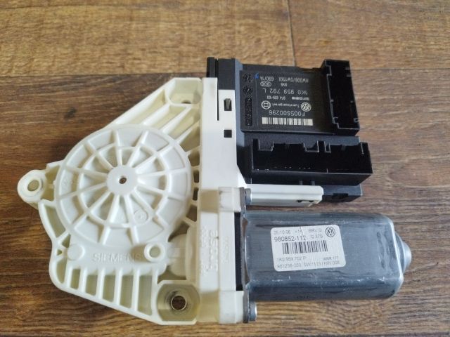 bontott VW PASSAT B6 Jobb első Ablakemelő Motor