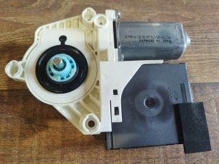 bontott VW PASSAT B6 Jobb első Ablakemelő Motor