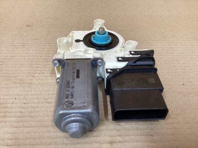 bontott VW PASSAT B6 Jobb első Ablakemelő Motor