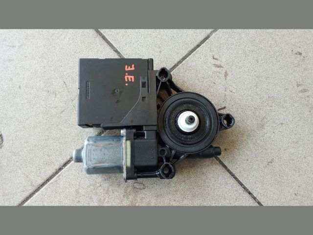 bontott VW PASSAT B6 Jobb első Ablakemelő Motor