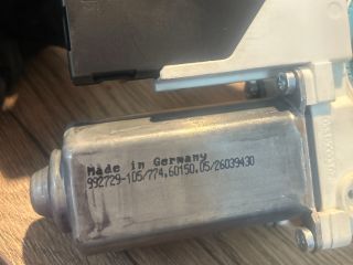 bontott VW PASSAT B6 Jobb első Ablakemelő Motor