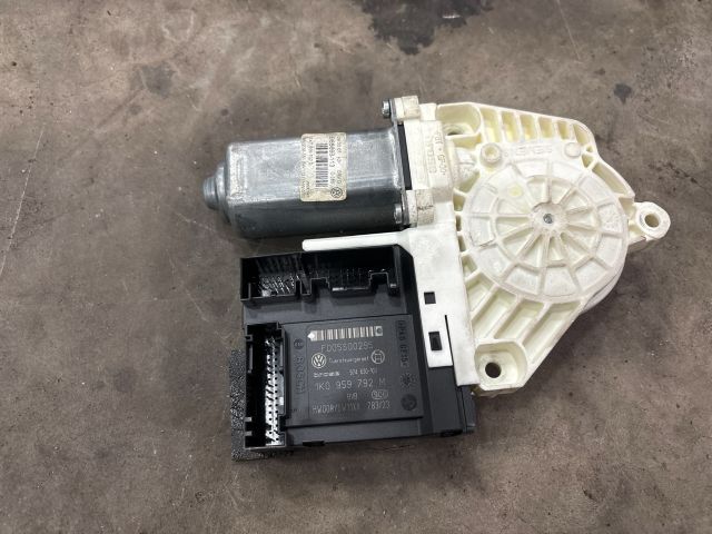 bontott VW PASSAT B6 Jobb első Ablakemelő Motor