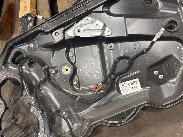 bontott VW PASSAT B6 Jobb első Ablakemelő Szerkezet (Elektromos)