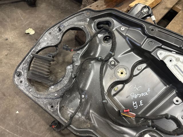 bontott VW PASSAT B6 Jobb első Ablakemelő Szerkezet (Elektromos)