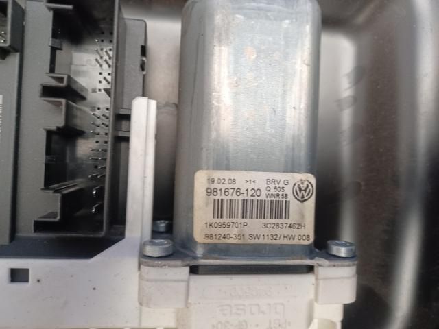 bontott VW PASSAT B6 Jobb első Ablakemelő Szerkezet (Elektromos)