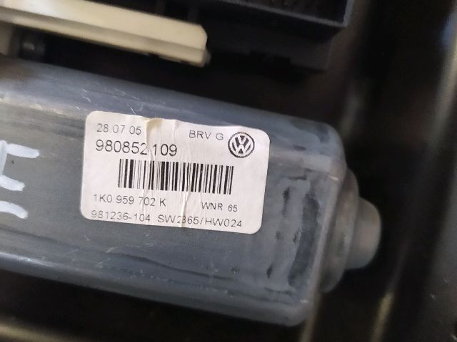 bontott VW PASSAT B6 Jobb első Ablakemelő Szerkezet (Elektromos)
