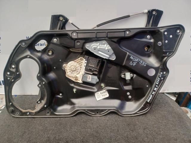 bontott VW PASSAT B6 Jobb első Ablakemelő Szerkezet (Elektromos)